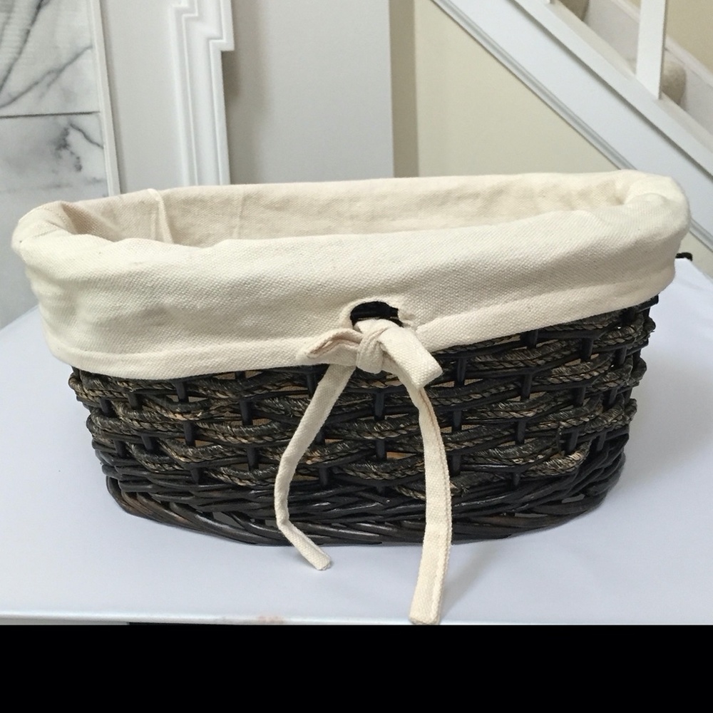 Wicker basket lined with cloth